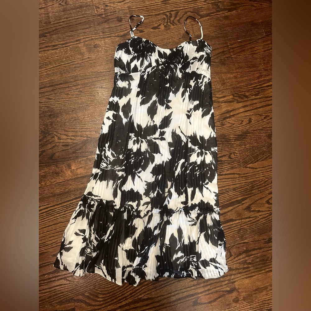 Loft size 2 black and white dress